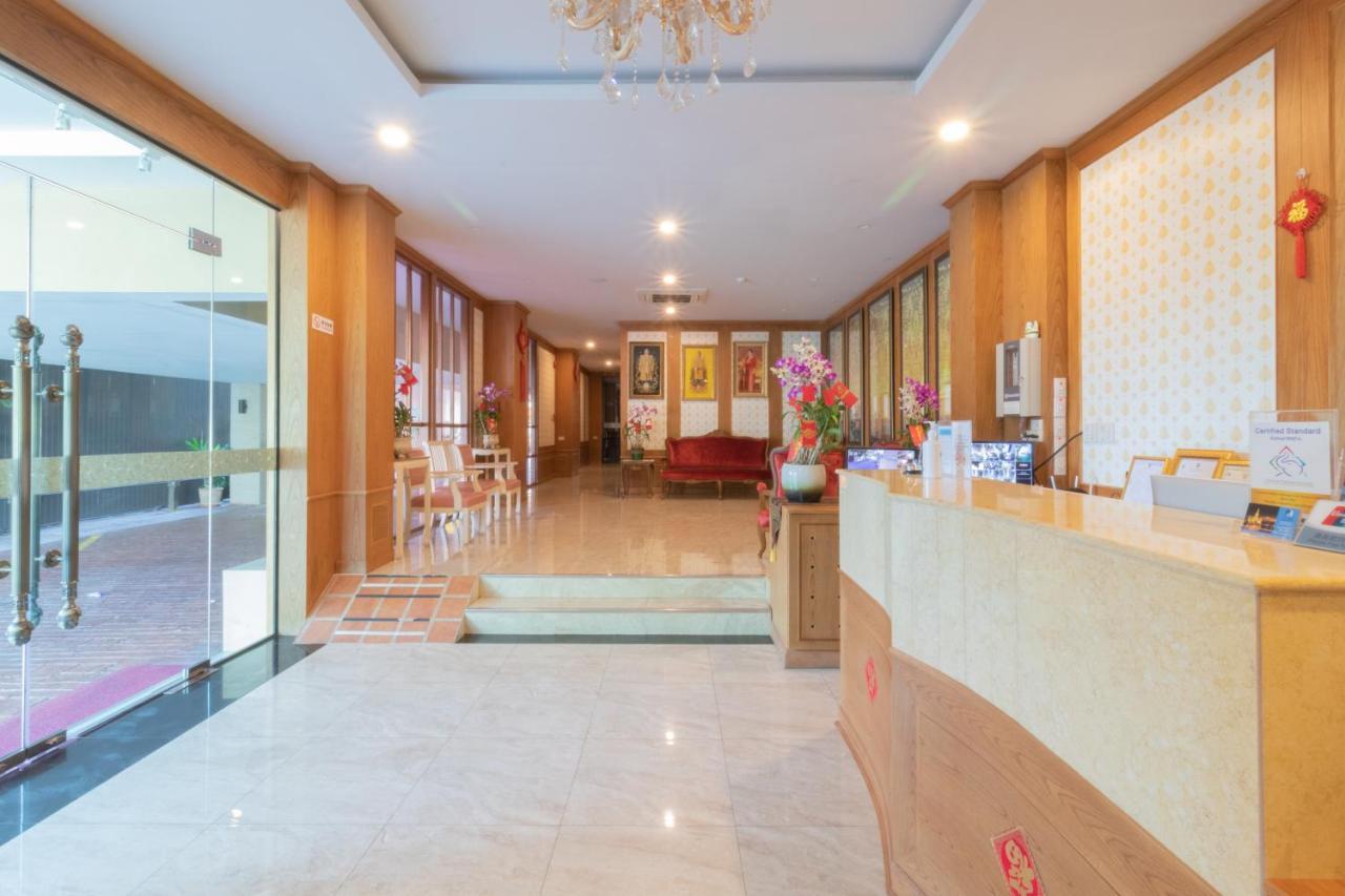 J&Y Hotel Latphrao 35 Banguecoque Exterior foto